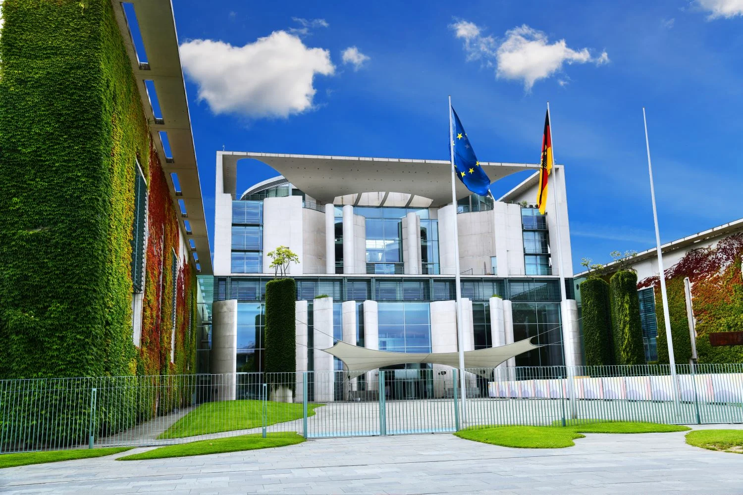 bundeskanzleramt shs 2504858359