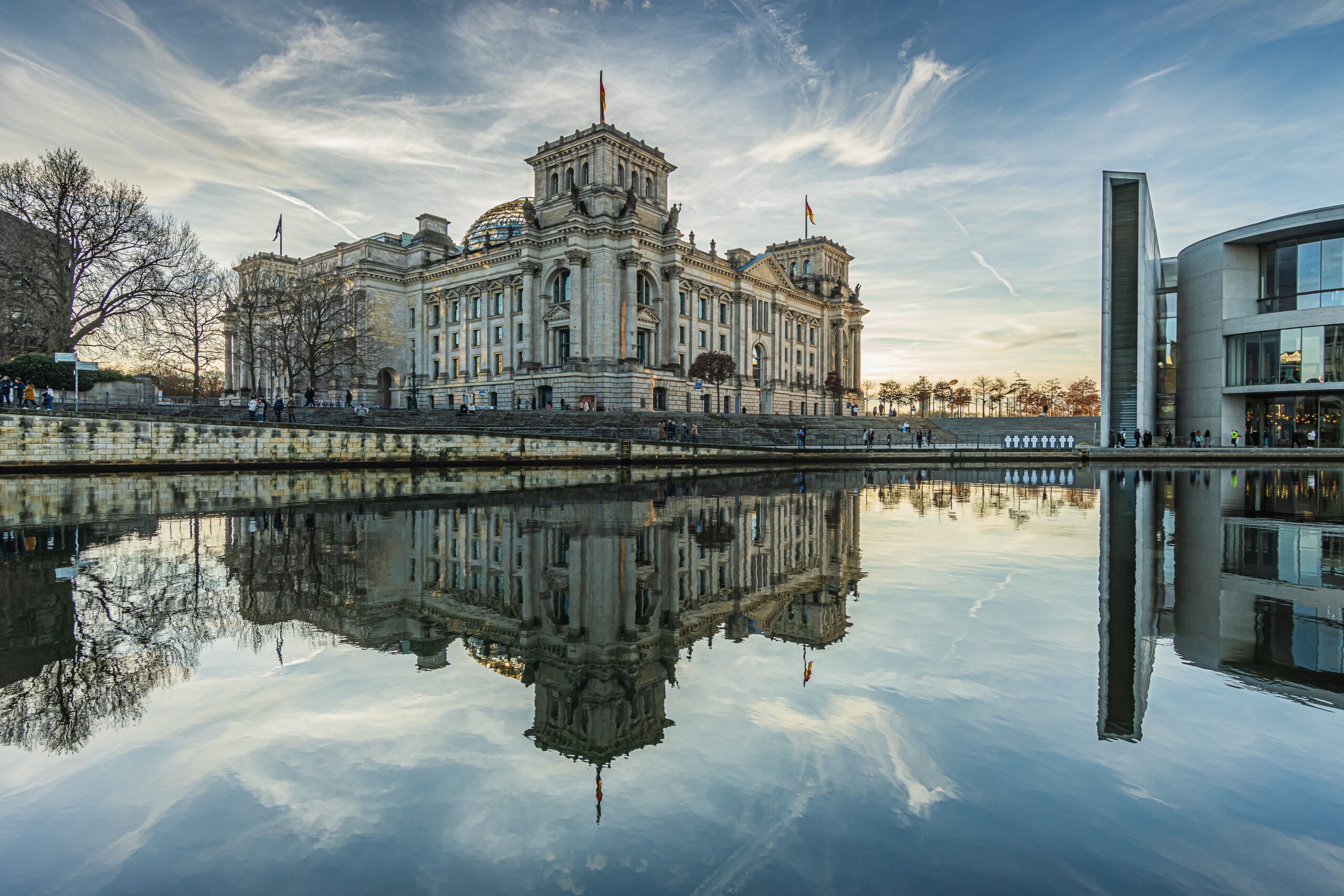 historic,reichstag,building,in,berlin,during,the,day,in,winter.