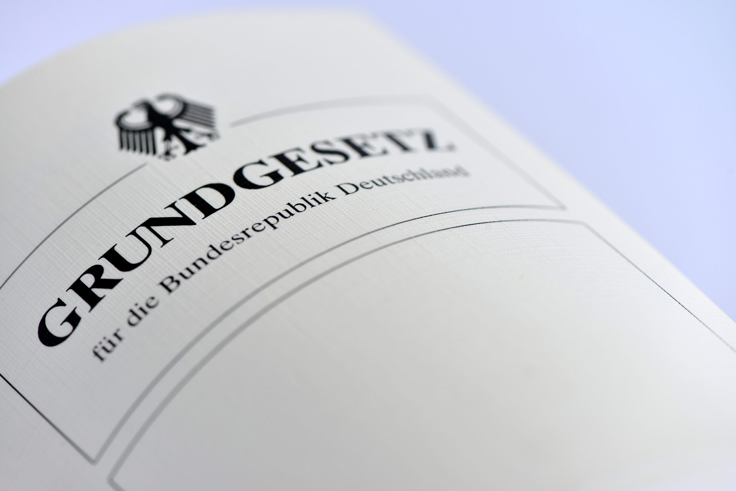 Grundgesetz-UBW-Lizenz-shutterstock_1015147843