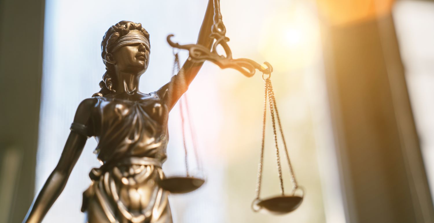 justitia shs 1493152013_UBW