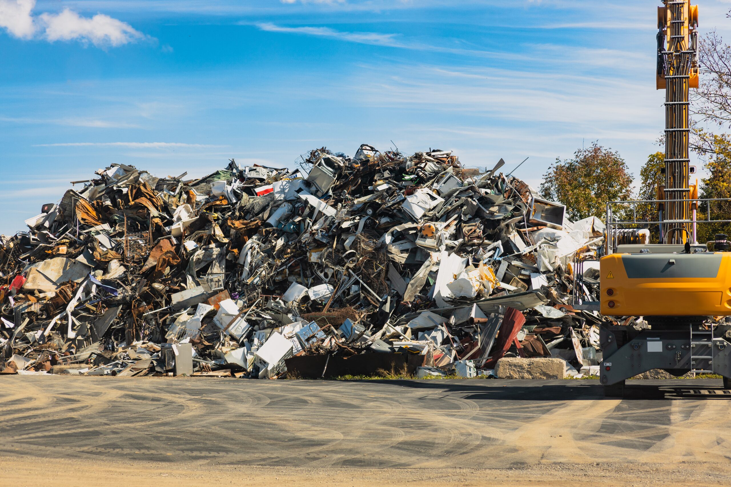 metal,scrapyard.,a,scrapyard,for,storing,metal,before,taking,it